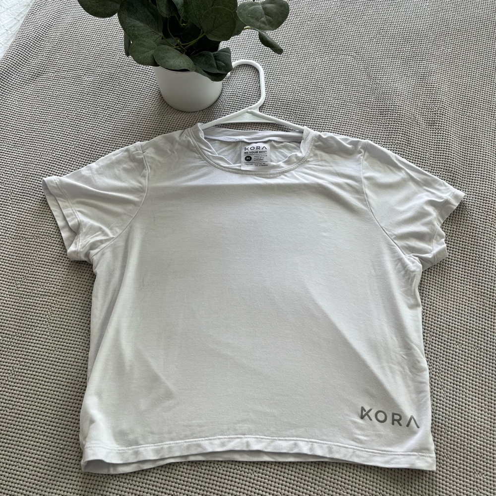 ACTA white crop workout shirt